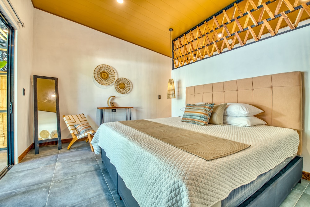 exotico beach and rooms
