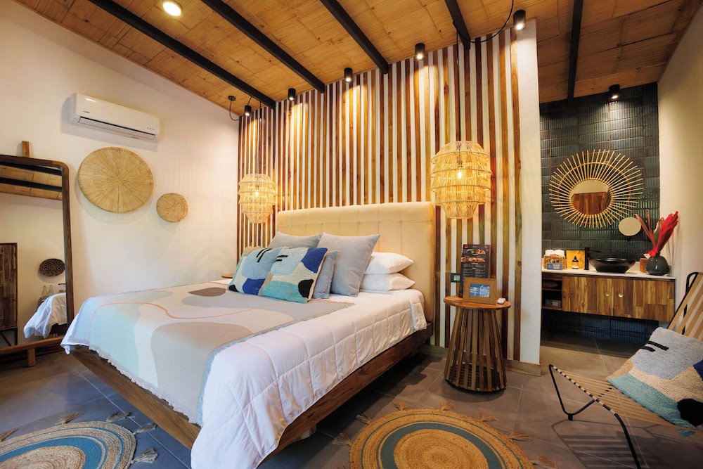 exotico beach and rooms