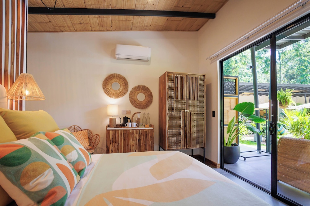 exotico beach and rooms