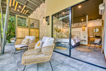 exotico beach and rooms