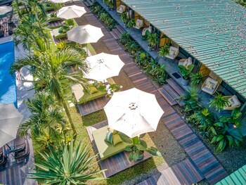 exotico beach and rooms
