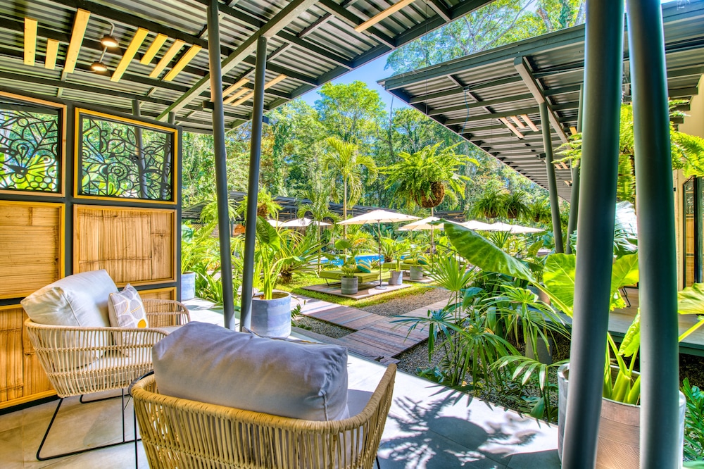 exotico beach and rooms