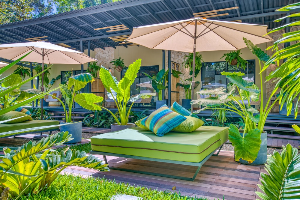 exotico beach and rooms
