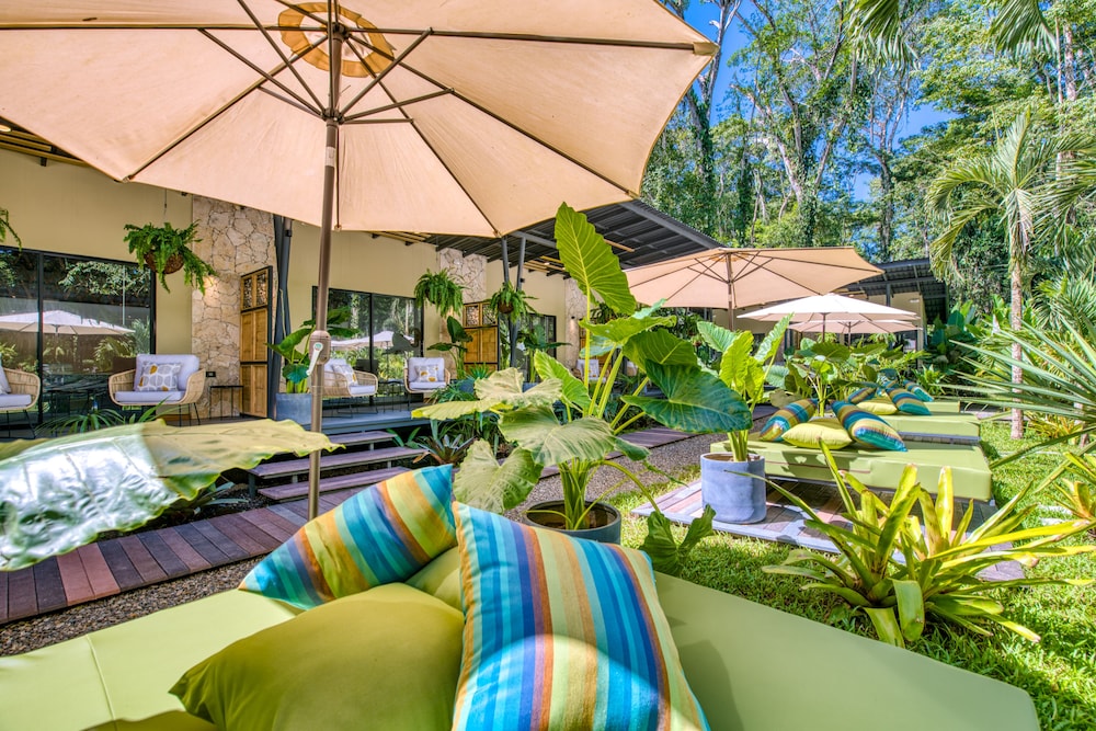 exotico beach and rooms