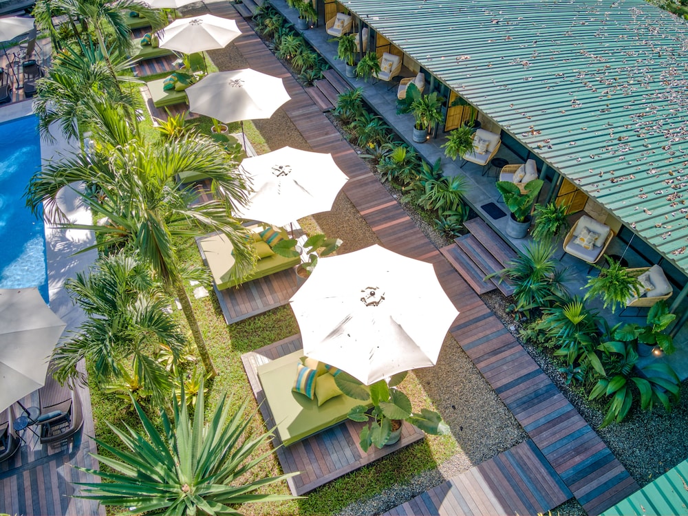 exotico beach and rooms