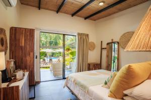 exotico beach and rooms