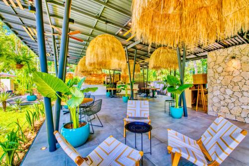 exotico beach and rooms