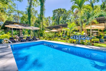 exotico beach and rooms