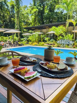 exotico beach and rooms