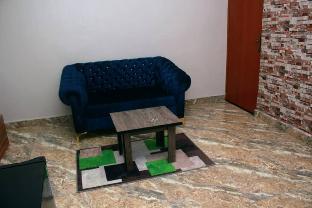 lacoms hotels and suites