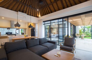 the kons villa bali seminyak