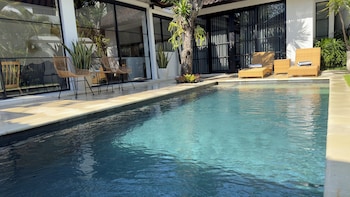 the kons villa bali seminyak