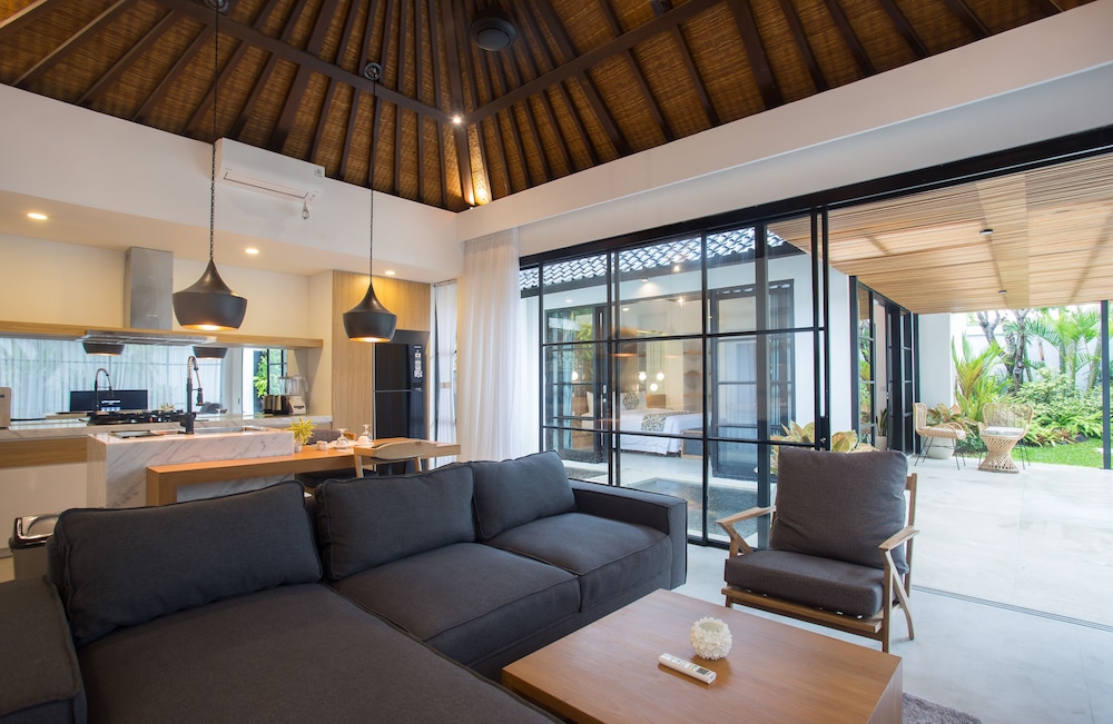 the kons villa bali seminyak