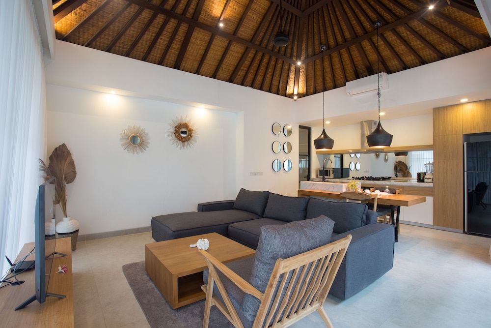 the kons villa bali seminyak