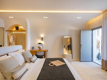 santo mine oia suites