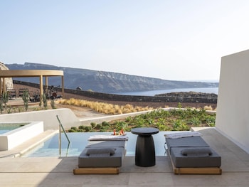 santo mine oia suites