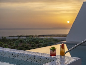 santo mine oia suites