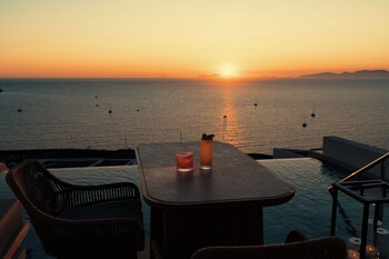 santo mine oia suites