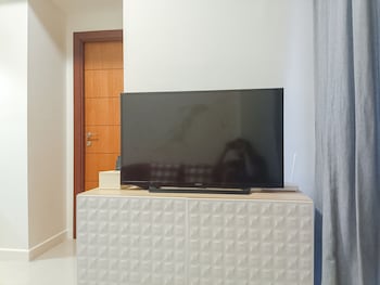 comfortable and tidy 2br at vida view apartment