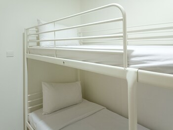 comfortable and tidy 2br at vida view apartment