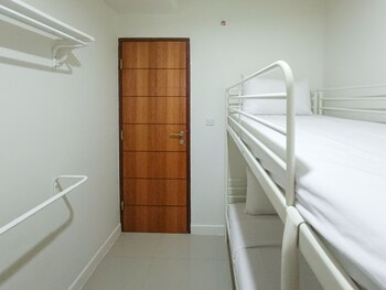 comfortable and tidy 2br at vida view apartment