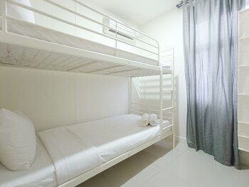 comfortable and tidy 2br at vida view apartment