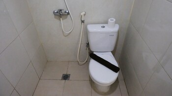 comfy and modern studio no kitchen at orchard supermall mansion apartment