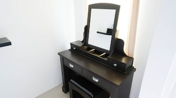 comfy and modern studio no kitchen at orchard supermall mansion apartment