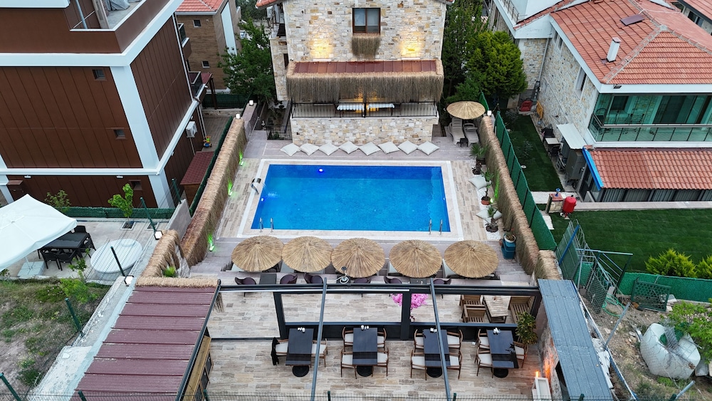 stone house foca butik otel