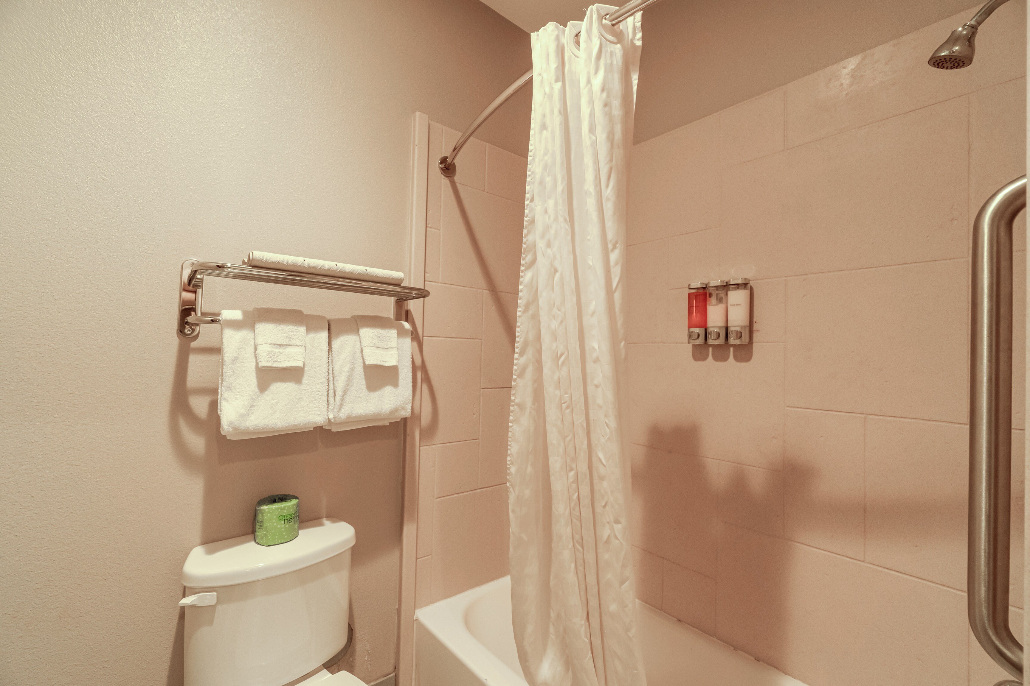 moulton inn and suites