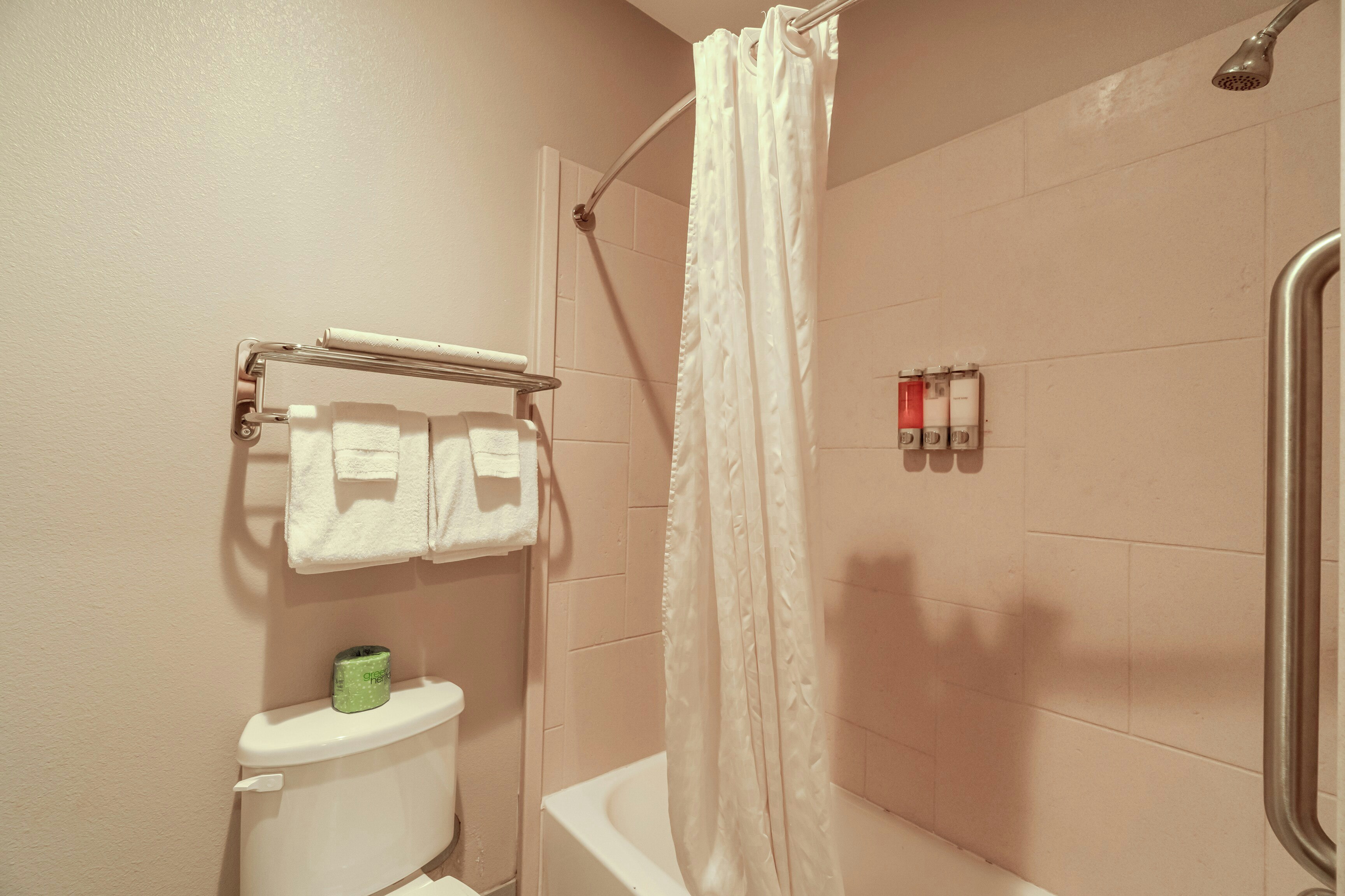 moulton inn and suites