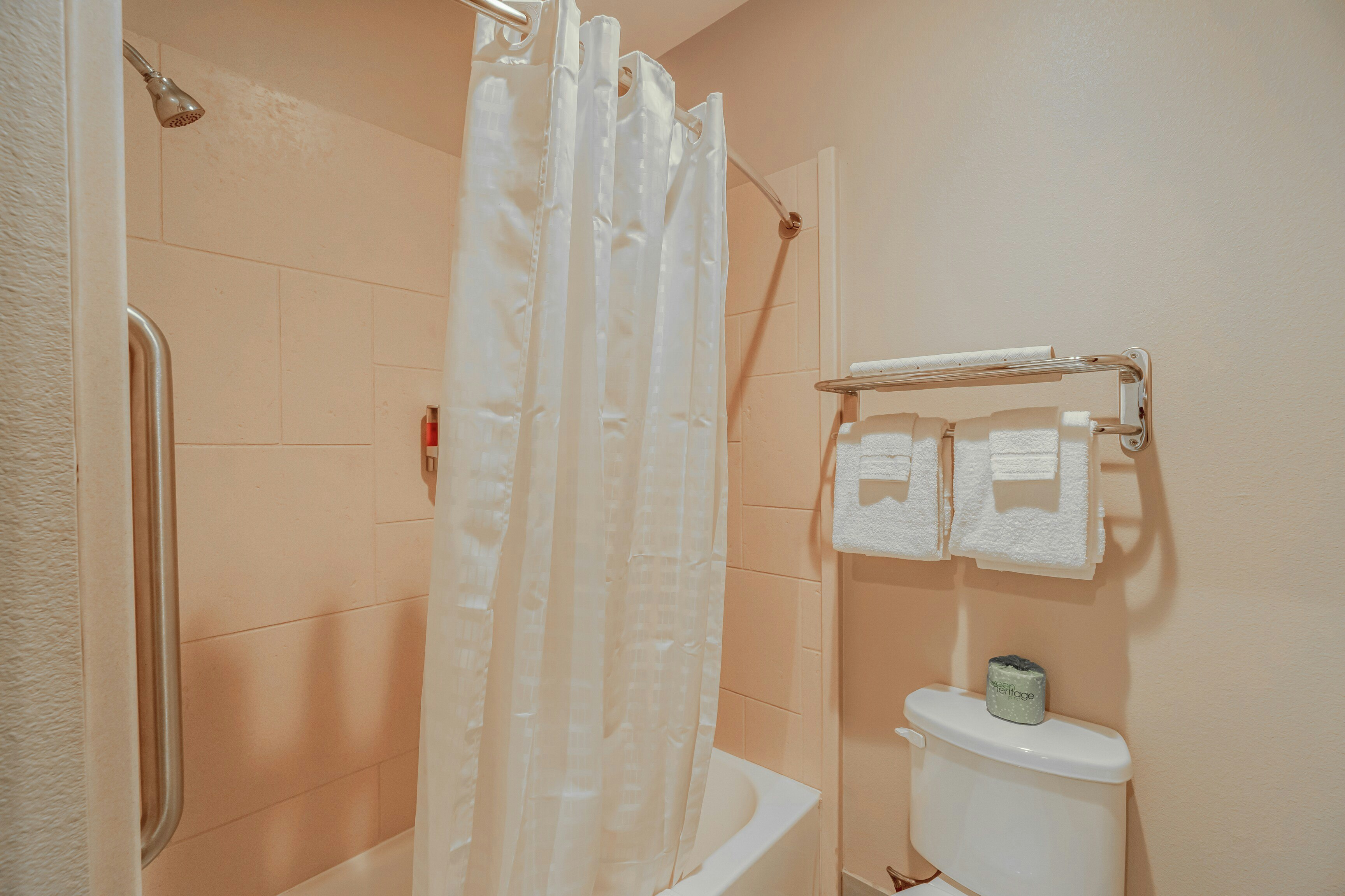 moulton inn and suites