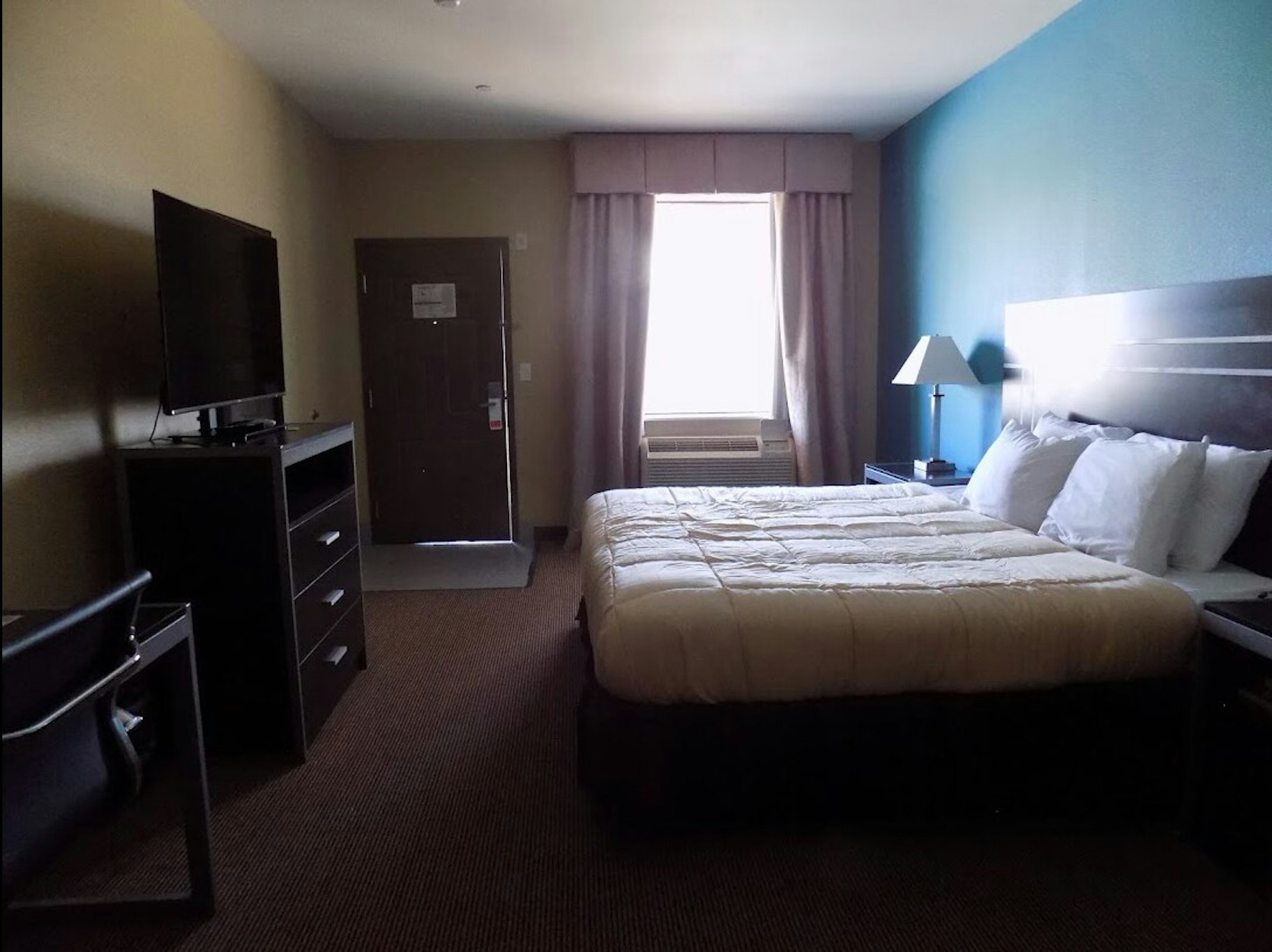 moulton inn and suites