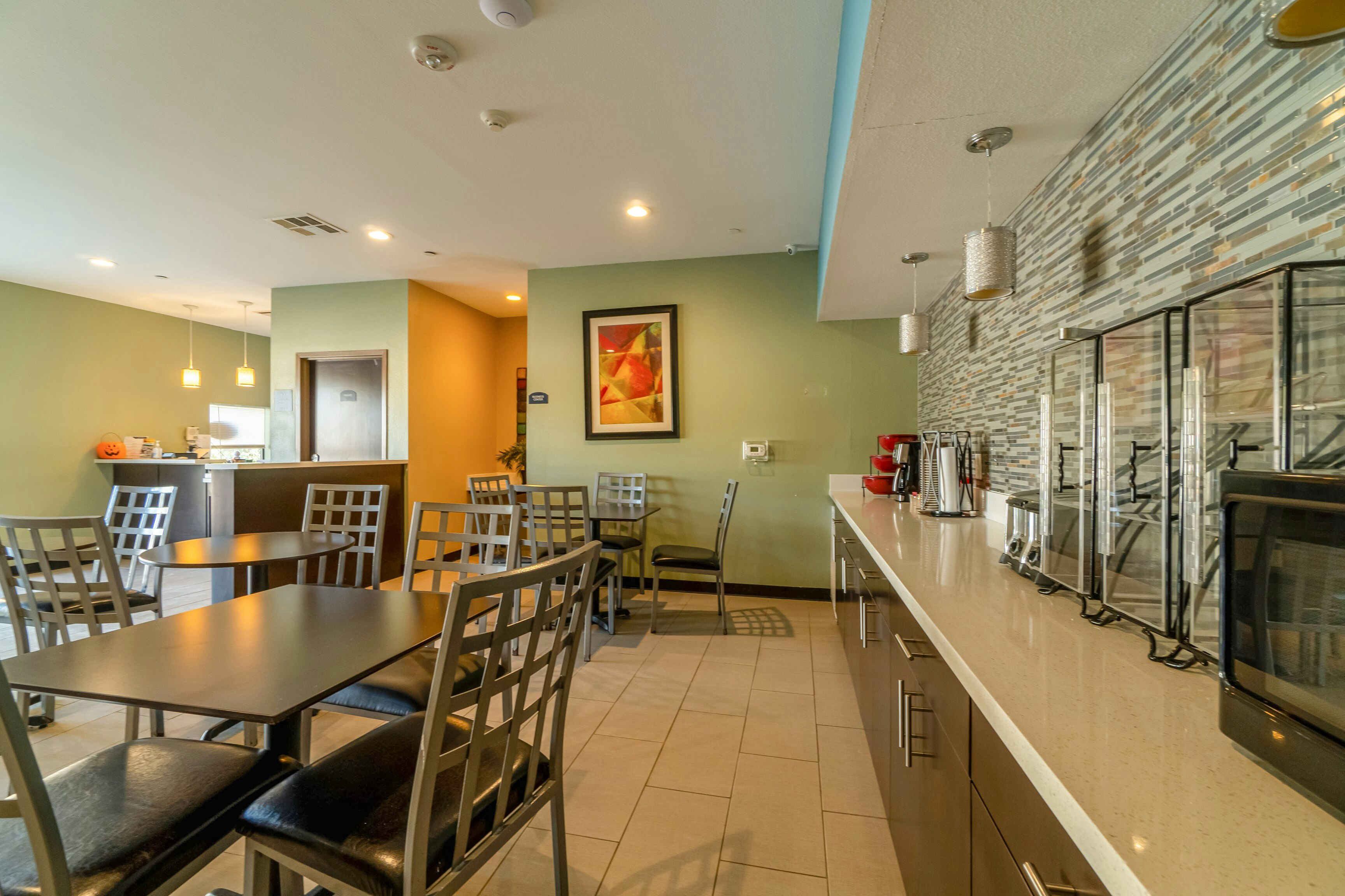 moulton inn and suites