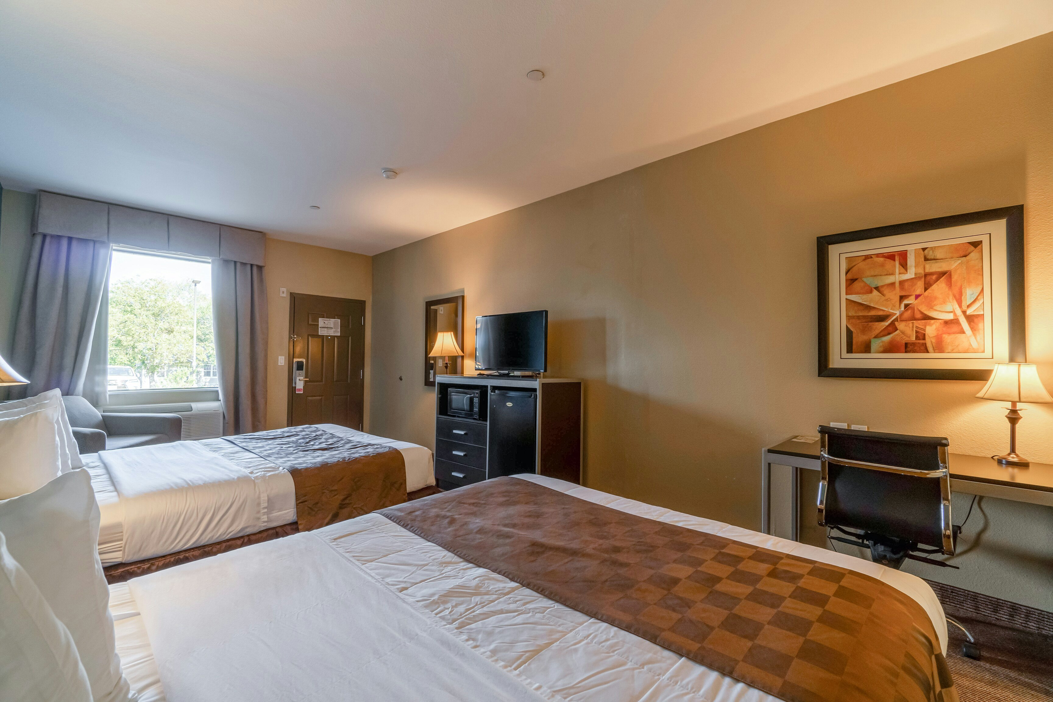 moulton inn and suites