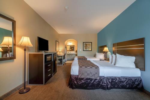 moulton inn and suites