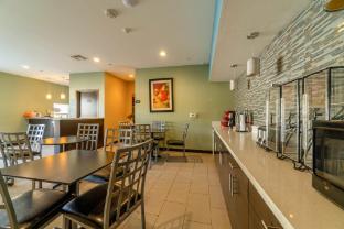 moulton inn and suites