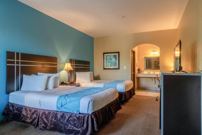 moulton inn and suites