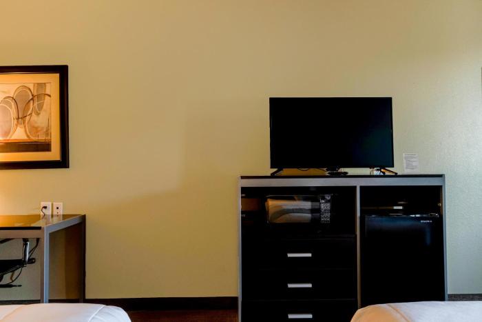 moulton inn and suites
