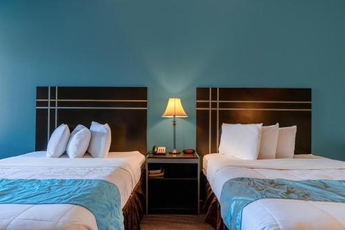 moulton inn and suites