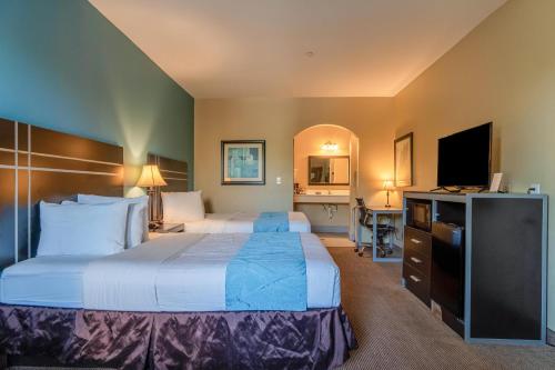 moulton inn and suites