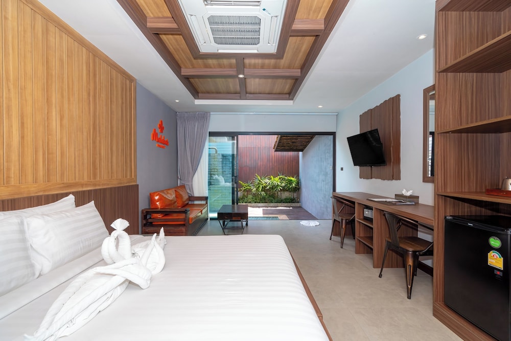 malabar pool villa phuket