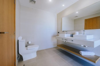 elegant and spacious penthouse with ocean view