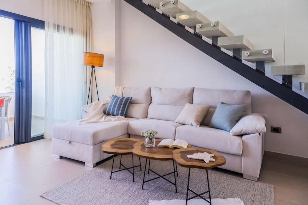 elegant and spacious penthouse with ocean view