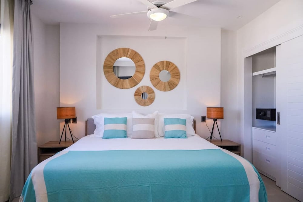 elegant and spacious penthouse with ocean view