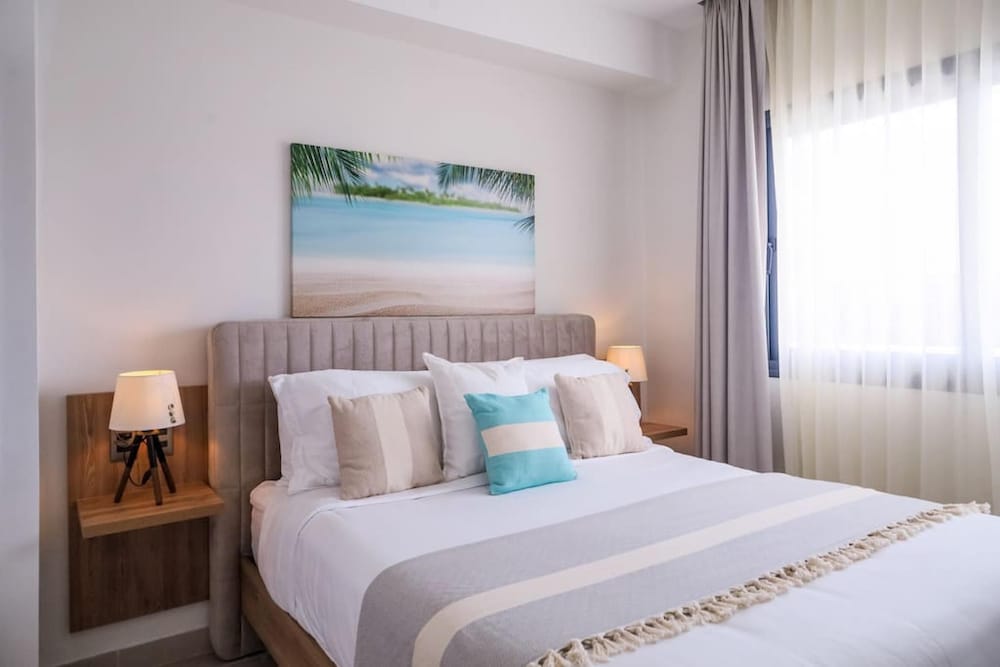 elegant and spacious penthouse with ocean view