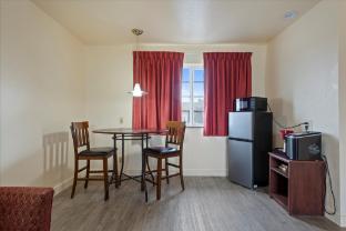 quincy inn and suites