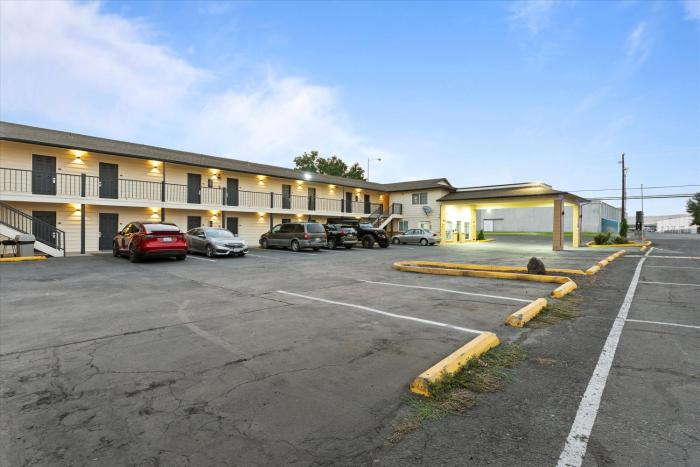 quincy inn and suites