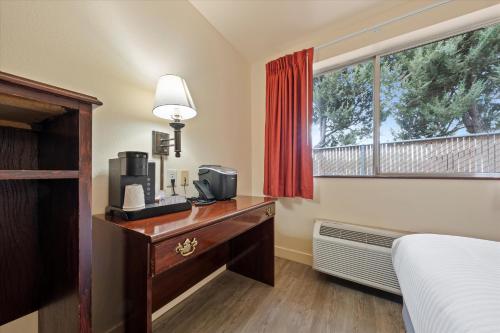 quincy inn and suites