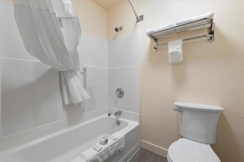 quincy inn and suites